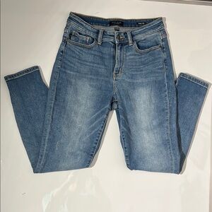 Judy Blue Light Wash Skinny Jeans